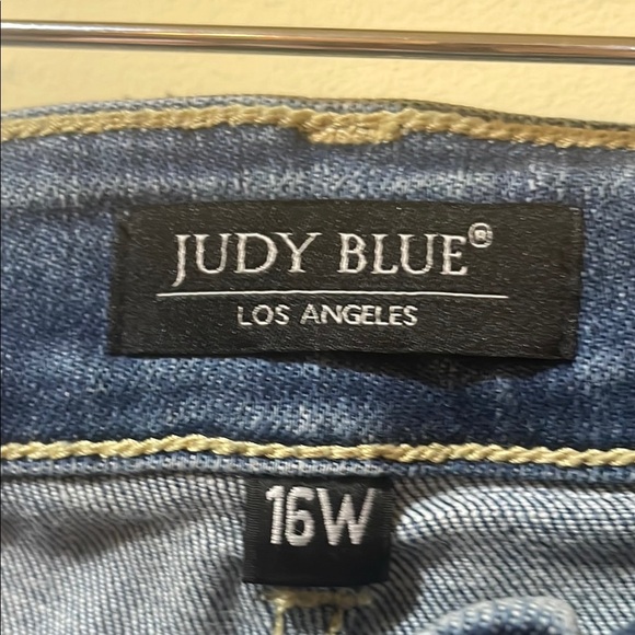 Women's Judy Blue Relaxed Fit Kyla Straight Destroyed Distressed Jeans - Picture 3 of 7